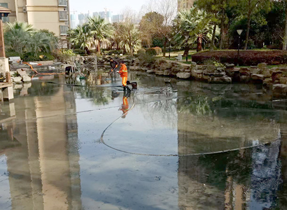 香坊景观池淤泥清理