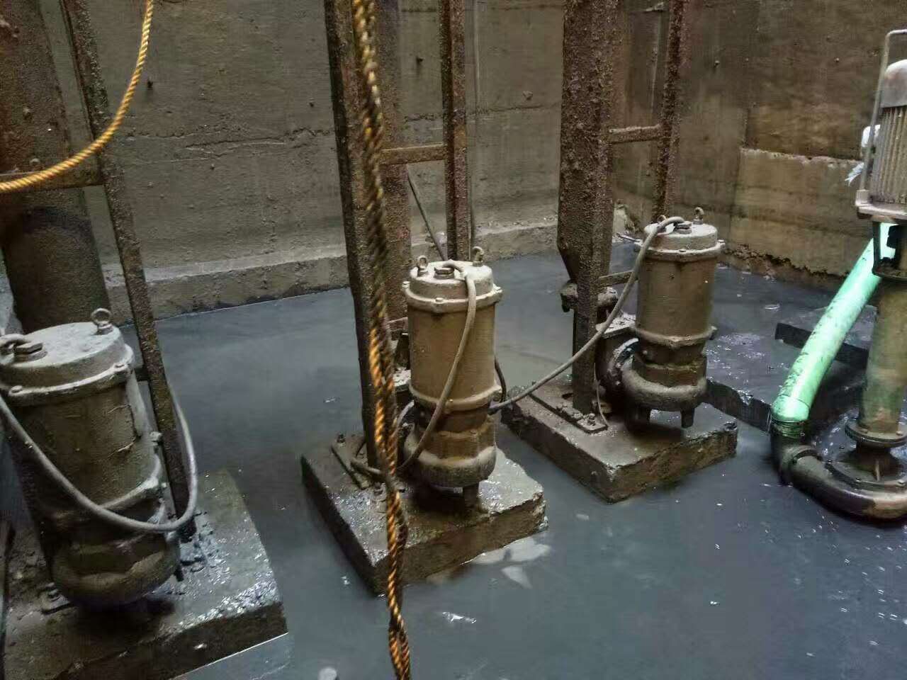 香坊污水池清理